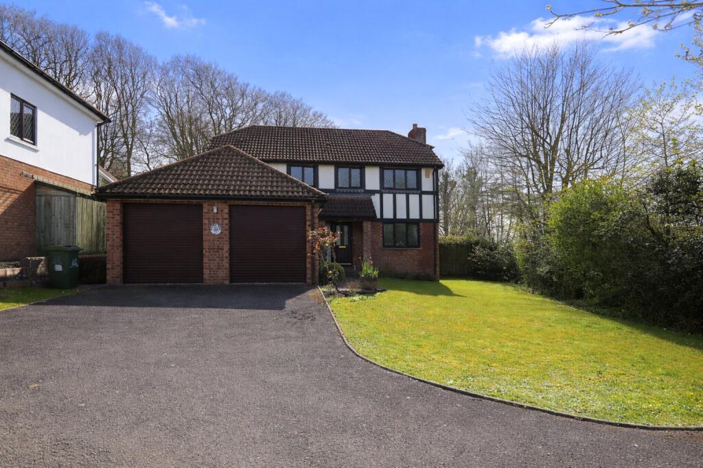 4-bed detached on Tudor Close, Northam, Bideford, Devon, EX39, £425,000