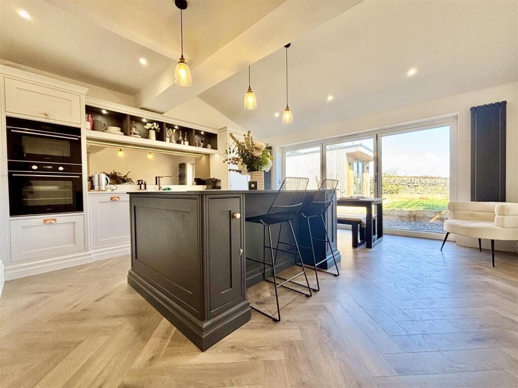 3-bed semi-detached on The Rise, Northowram, Halifax, £310,000