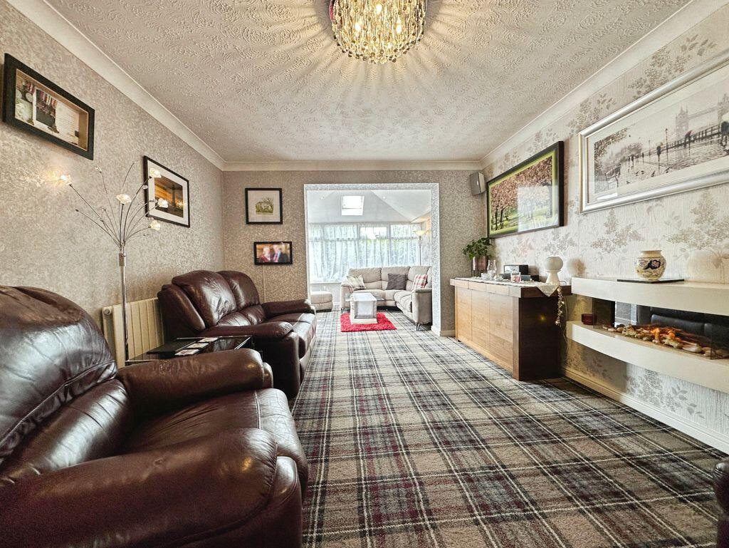 Chestnut Drive, Bury photo 4