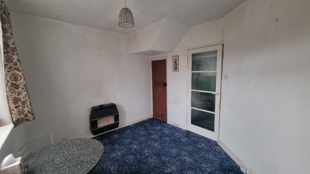 Rosslyn Road, Cheadle, Greater Manchester, SK8 photo 4