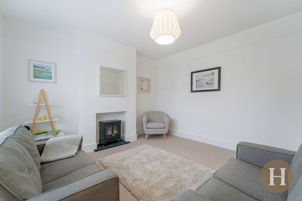 House in Birmingham, West Midlands - More