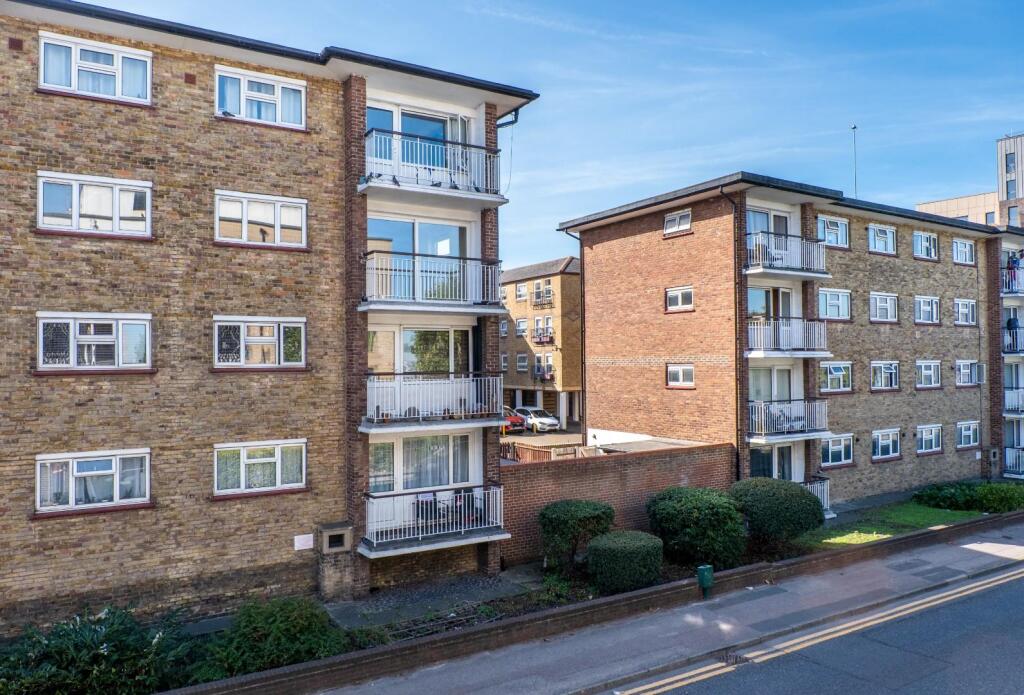 Main image of property: Queen Street, Gravesend