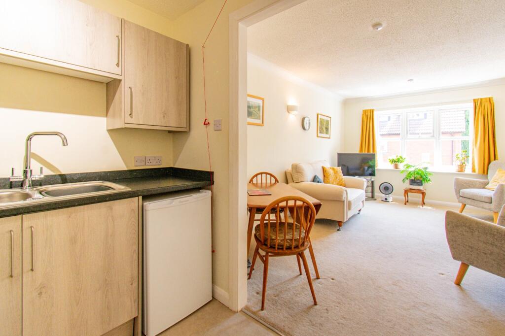 Apartment in Swindon, Marlborough - More