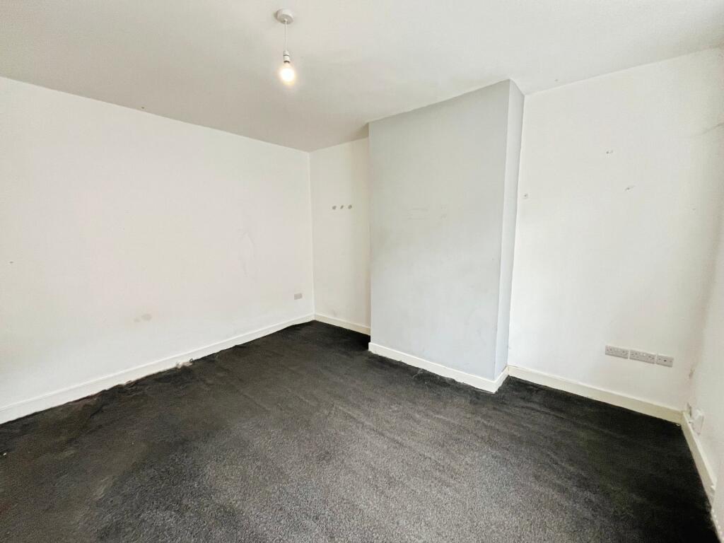 House in Calderdale, Mount Pellon, Pellon - More