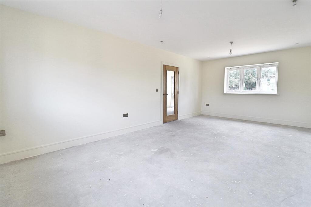 Witham Road, Black Notley, Braintree photo 3