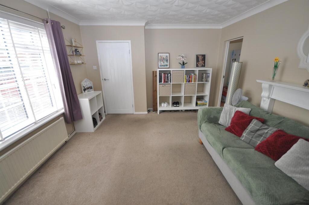 Haynes Road, Thorne, Doncaster photo 4
