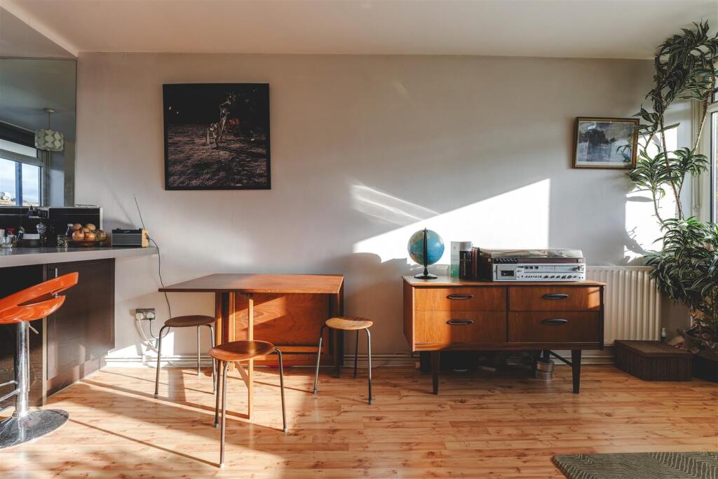 Apartment in London, Bethnal Green - View 2