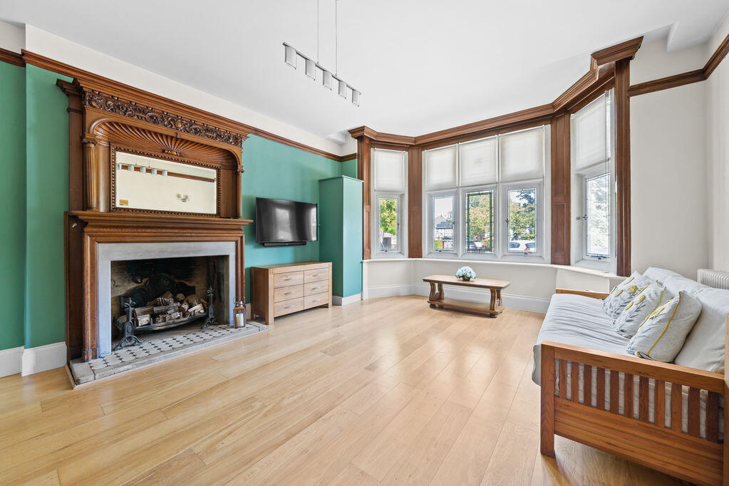 Apartment in Bromley - View 4