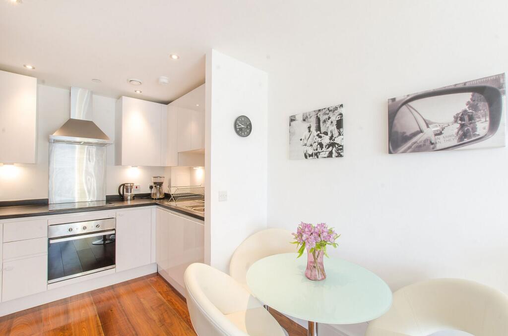 Main image of property: Duckman Tower, Canary Wharf, London, E14