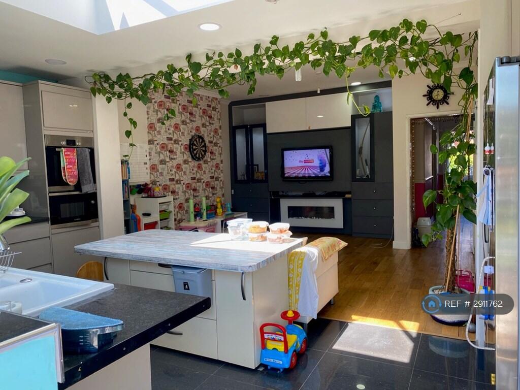 Main image of property: Auckland Road, Ilford, IG1