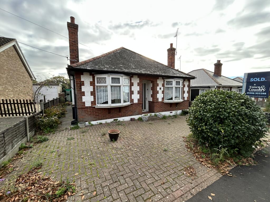 Main image of property: 8 Upper Park Road, Brightlingsea, Colchester, Essex CO7 0JP