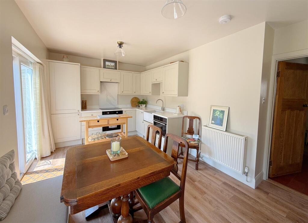 House in Stratford-on-Avon, Stratford-upon-Avon - View 4