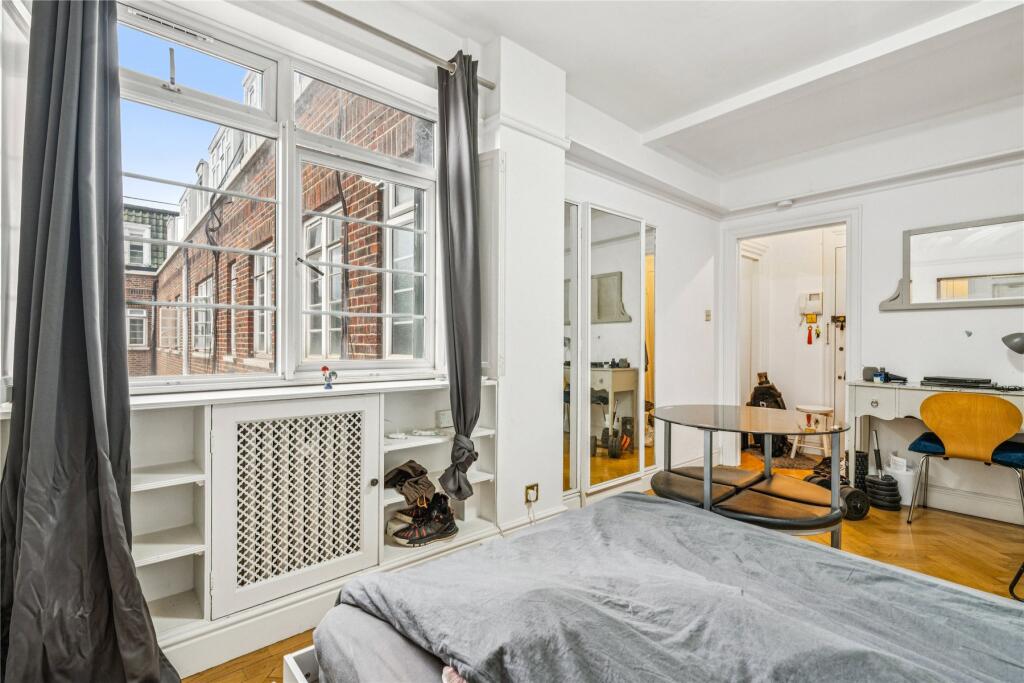 Studio flat for rent