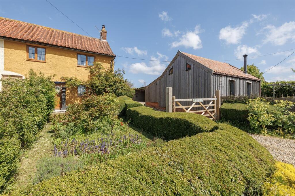 Main image of property: Mundham Hill, Mundham, Norwich