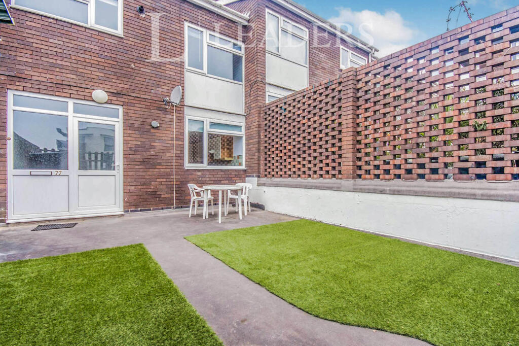 Main image of property: Abbey End, CV8