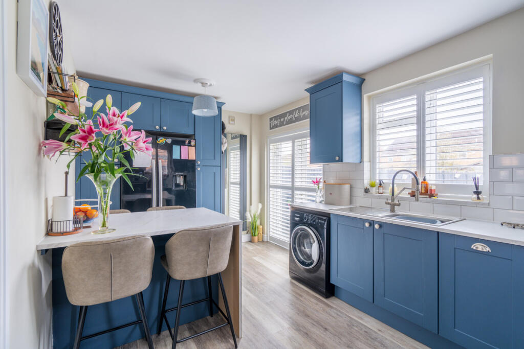 Worth Crescent, Stourport-on-severn, DY13 photo 4