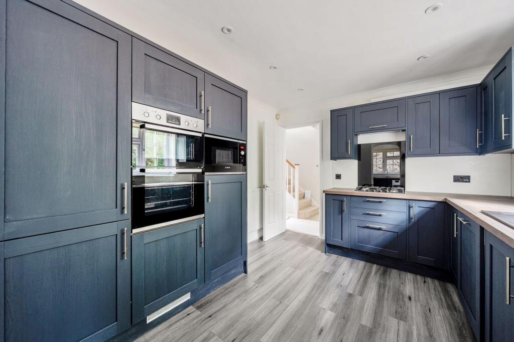 House in Guildford - View 4