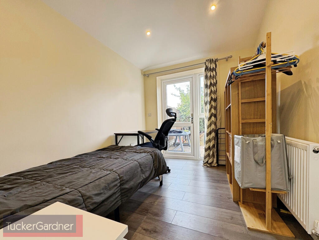 Apartment in Cambridge, Cherry Hinton - More