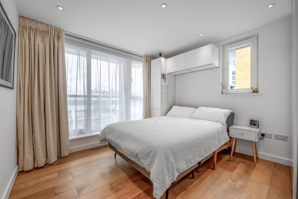 33 Osiers Road, London, SW18 photo 3