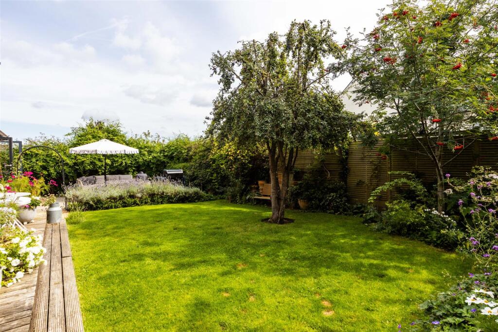 House in Redhill - View 4