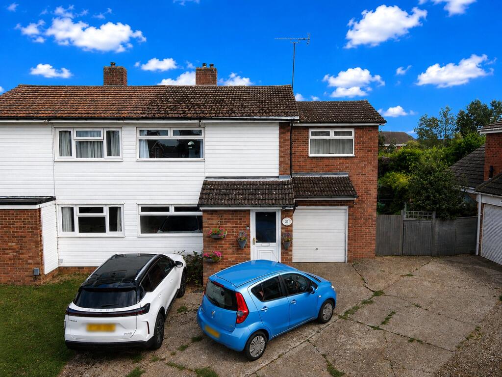 Main image of property: Lakefield Avenue, Toddington, Bedfordshire, LU5