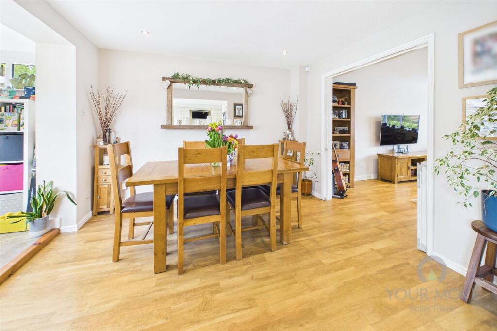 Windsor Drive, Thrapston, Kettering, Northamptonshire, NN14 photo 4