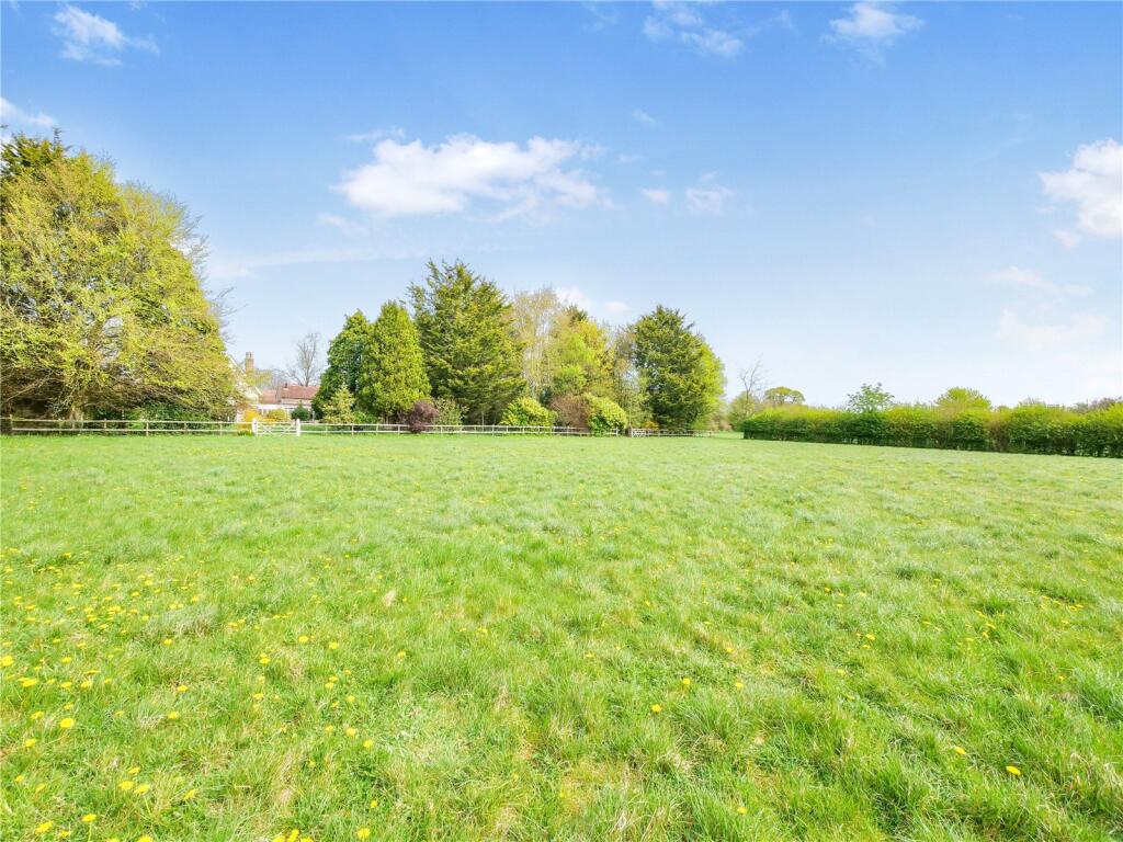 Four bedroom house with adjoining barns, outbuildings & two paddocks (3.92 acres.) photo 2