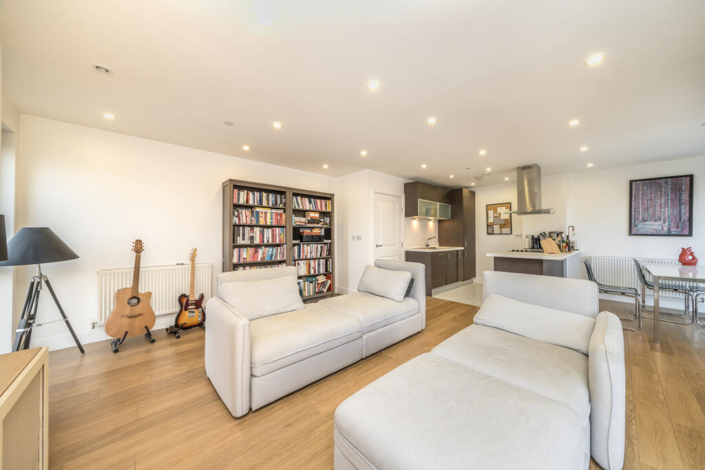 Main image of property: Wilson Tower, 16 Christian Street, London, E1