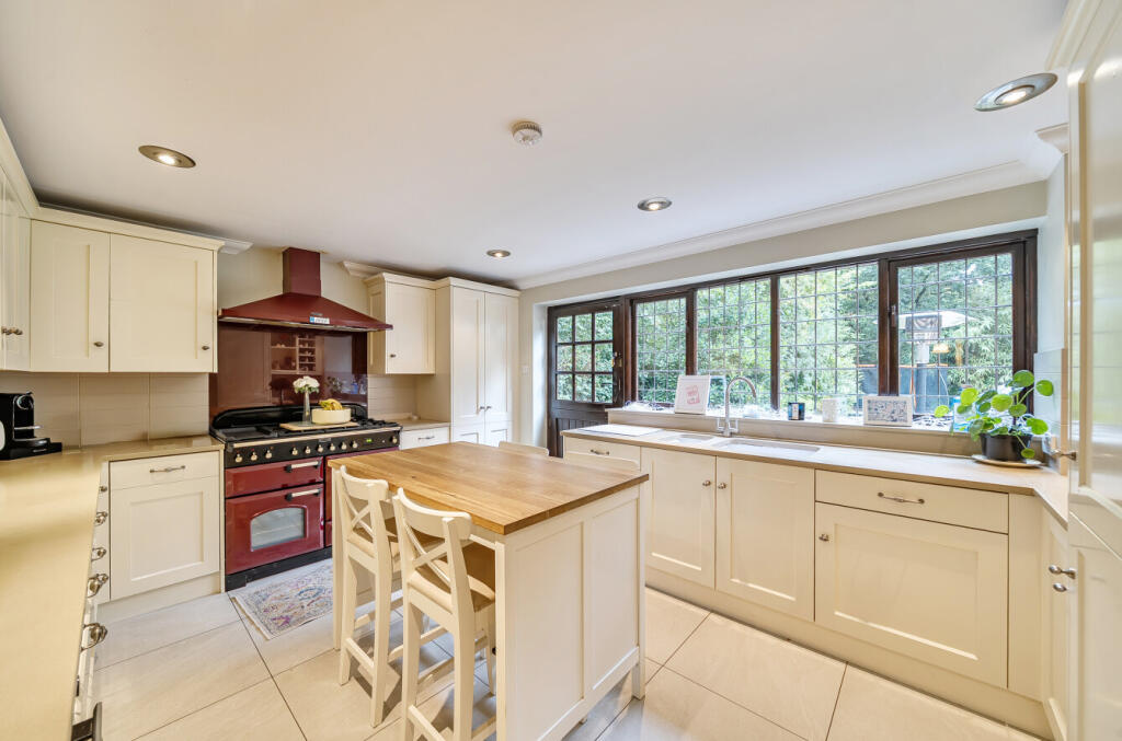 House in Guildford - View 2