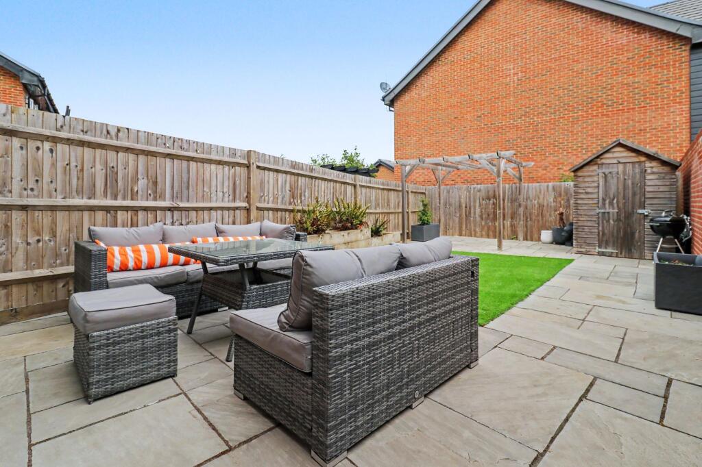 Mead Lane, Horton Heath, SO50 photo 3