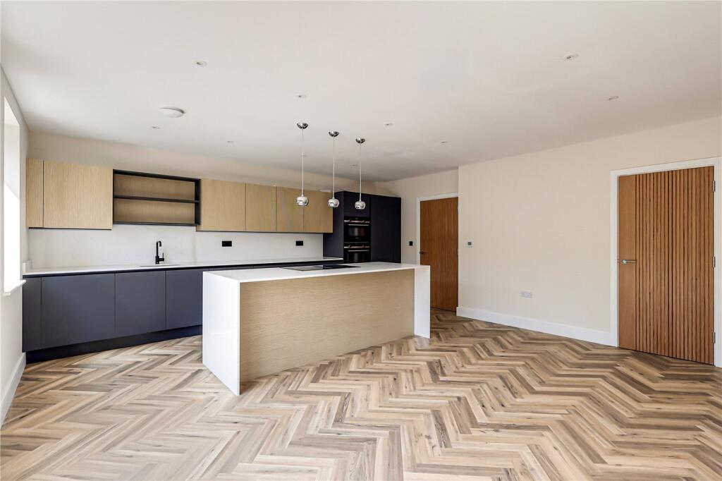 House in London - View 2
