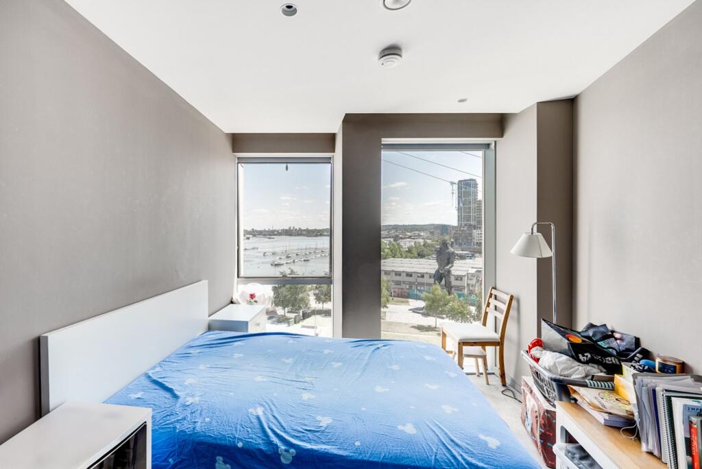 Apartment in London, Royal Borough of Greenwich - More