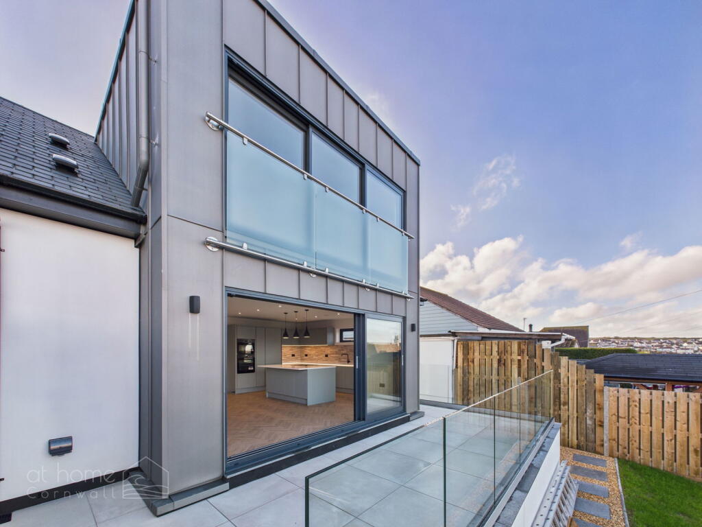 Sommerville Road, Perranporth, TR6 - Contemporary Coastal Luxury with Panoramic Sea Views photo 2