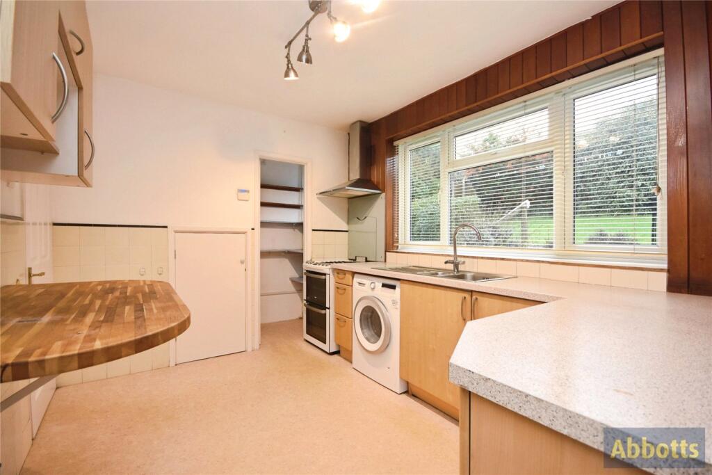 Crown Hill, Rayleigh, Essex, SS6 photo 4