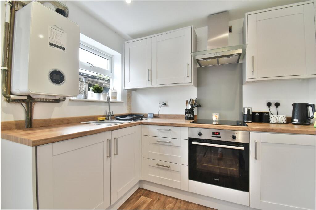 Ashfield, Denton, Tameside, M34 photo 4