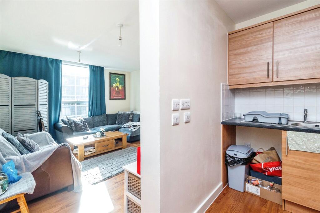 Apartment in Milton Keynes - More