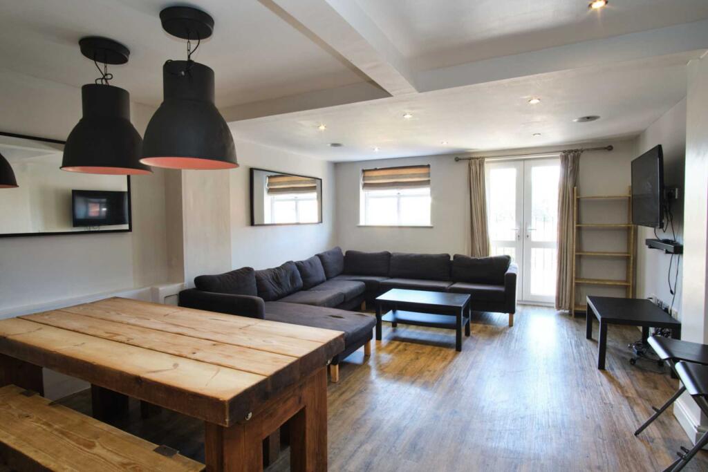 Main image of property: Ashby Road, Loughborough