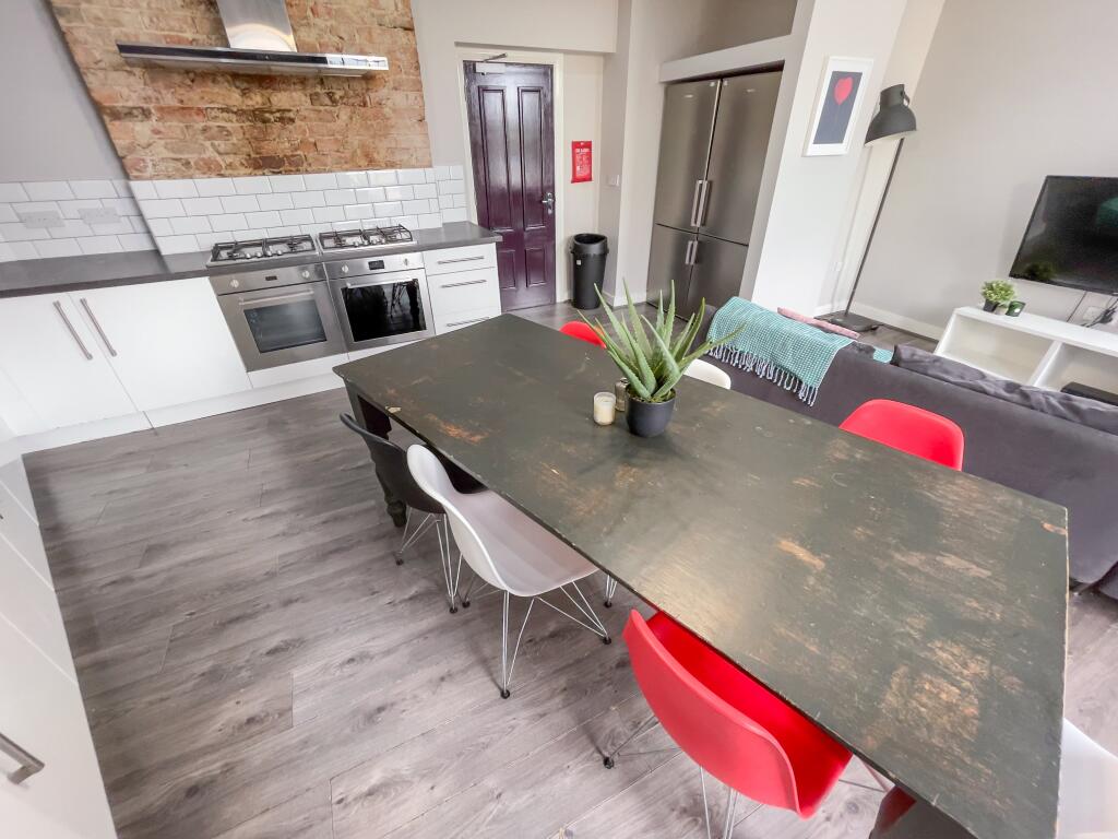 1 bedroom house share for rent