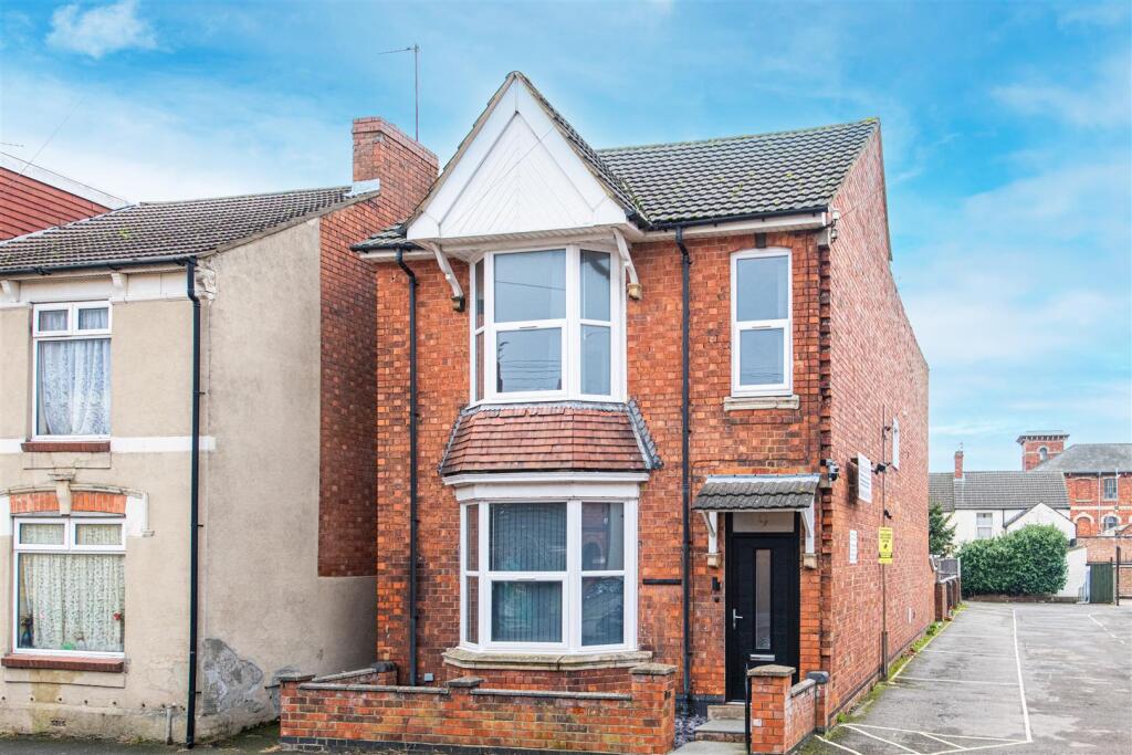 Main image of property: SUPERB INVESTMENT OPPORTUNITY -HMO -York Road, Kettering