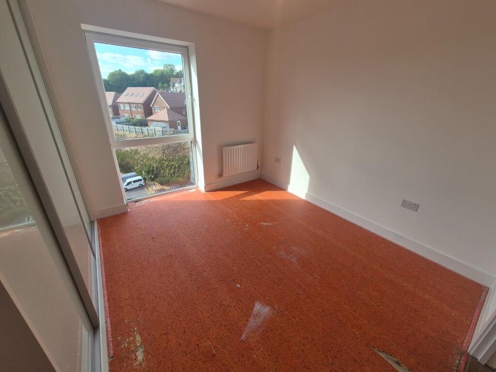 Apartment in Luton - View 5