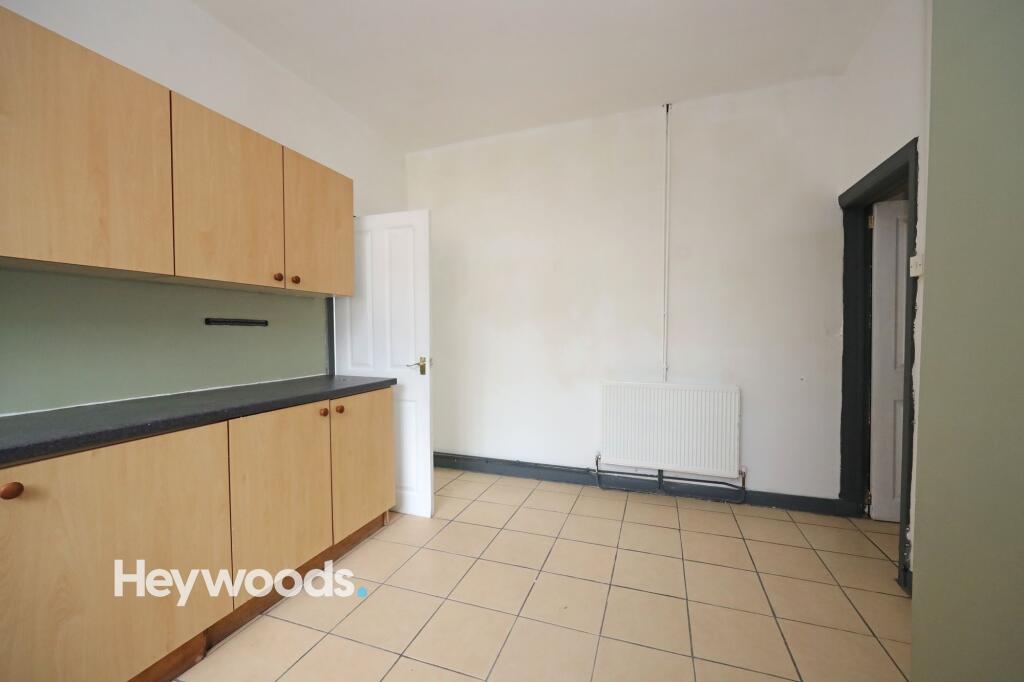 Apartment in Stoke-on-Trent - View 5