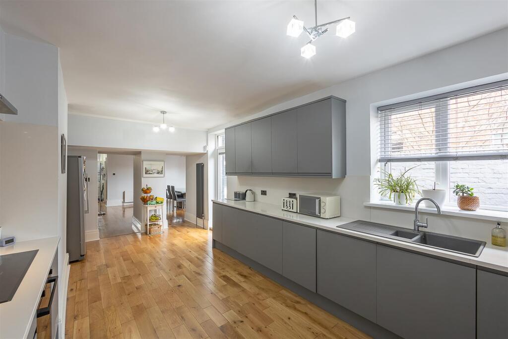 Grosvenor Place, Jesmond, Newcastle upon Tyne photo 3