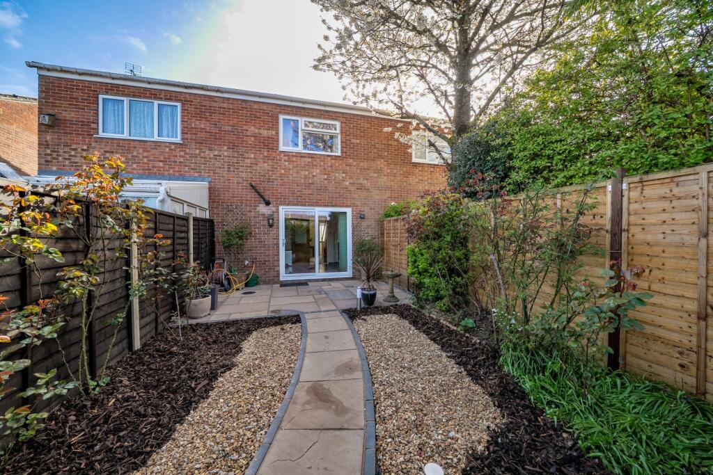 Lawrence Close, Andover, SP10 photo 2