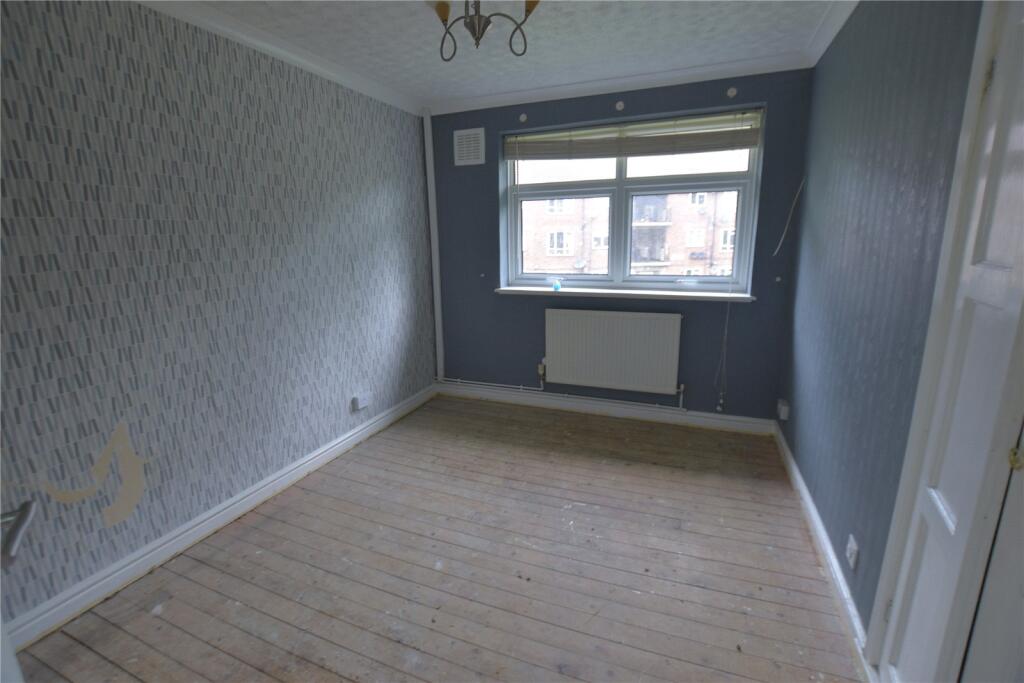 Apartment in Leeds, Camp Town, Moor Allerton - More
