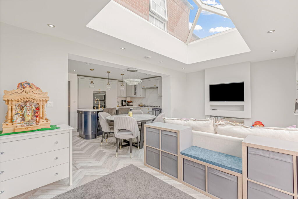 Cottesmore Close, Syston, Leicester, LE7 2DJ - View 5