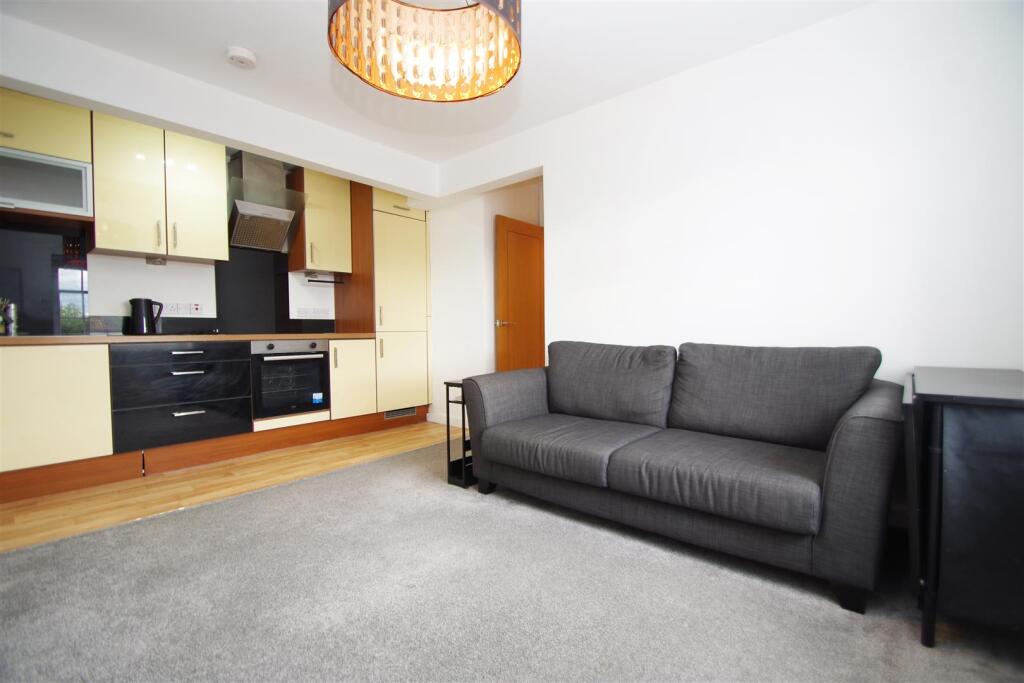 Apartment in South Oxfordshire, Winterbrook, Wallingford - View 2