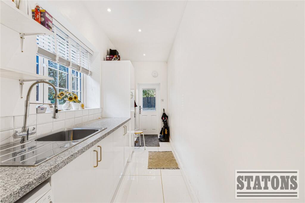 Additional image 14 of Dixons Hill Close, Brookmans Park, Hatfield, Hertfordshire, AL9