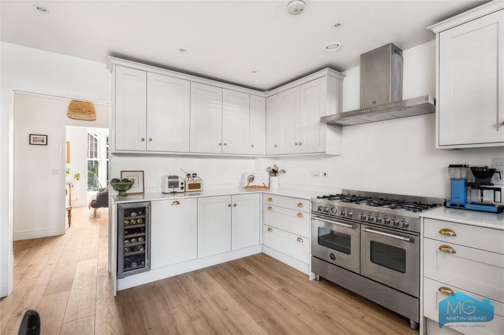 House in London, Grahame Park, Mill Hill - View 5