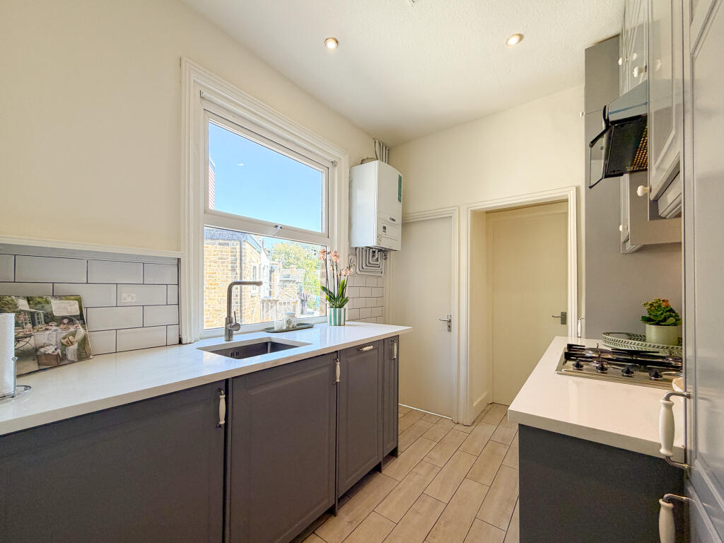 Apartment in London - View 4