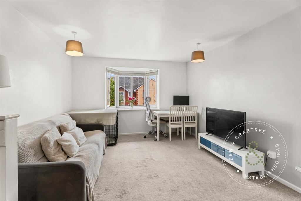 Apartment in Cardiff, Grangetown - View 2